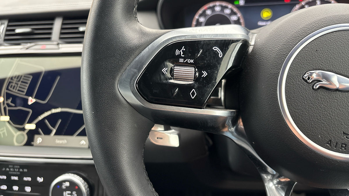 Jaguar E-PACE Image 13