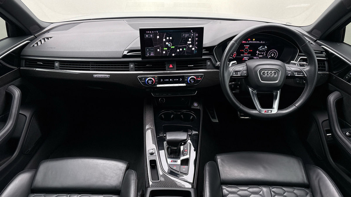 Audi RS4 Avant Image 12