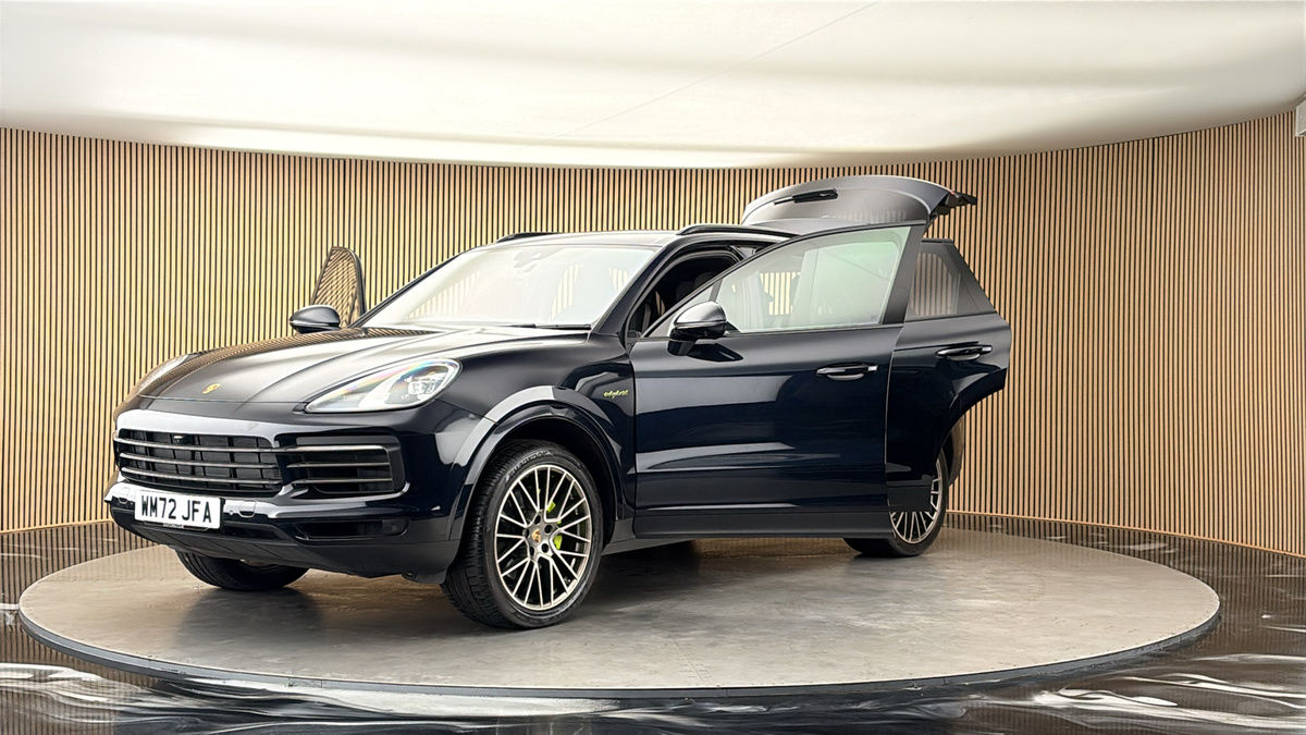 More views of Porsche Cayenne