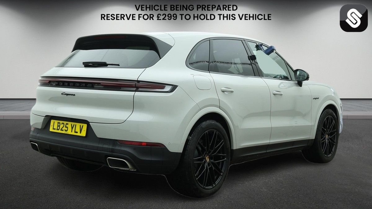 Porsche Cayenne Image 4