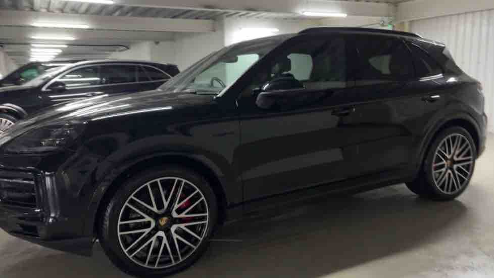 More views of Porsche Cayenne