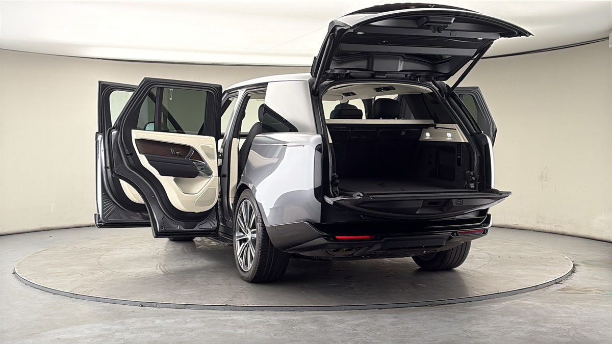 More views of Land Rover Range Rover