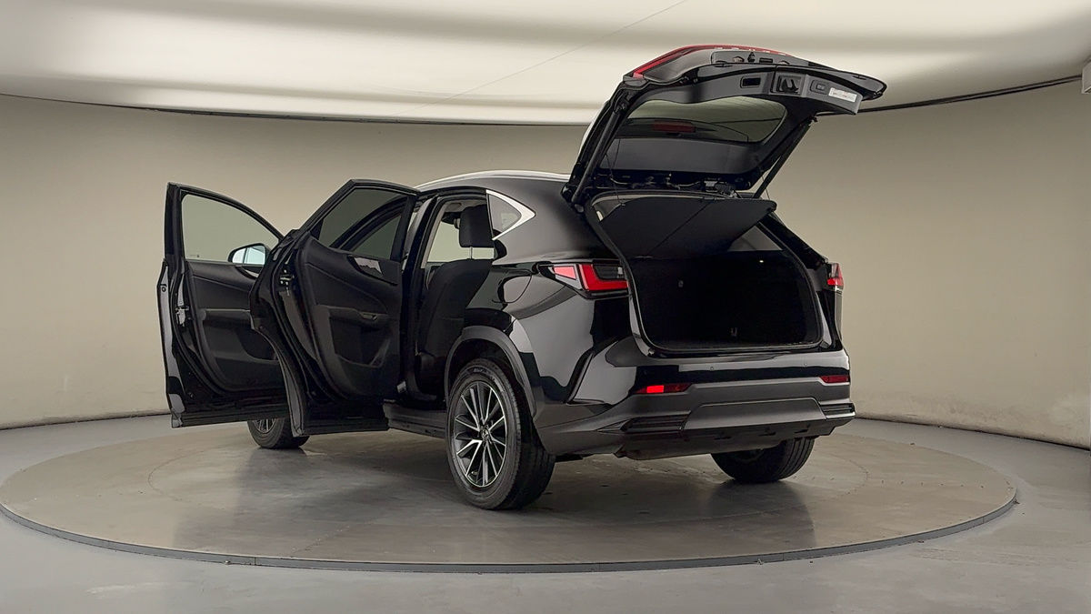 Lexus NX Image 23