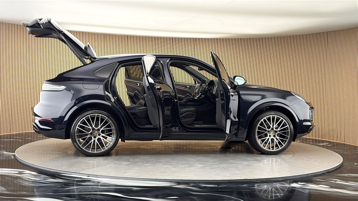 More views of Porsche Cayenne