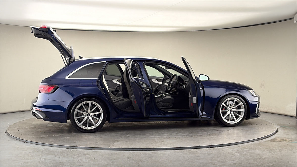 More views of Audi RS4 Avant