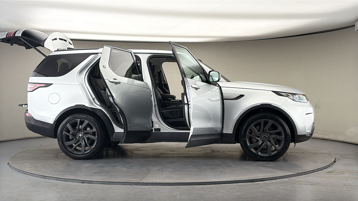 More views of Land Rover Discovery