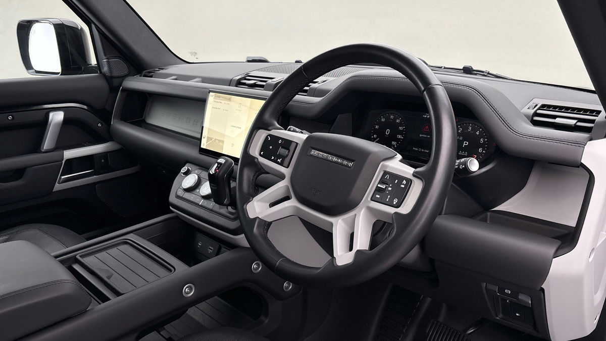 Land Rover Defender 110 Image 5