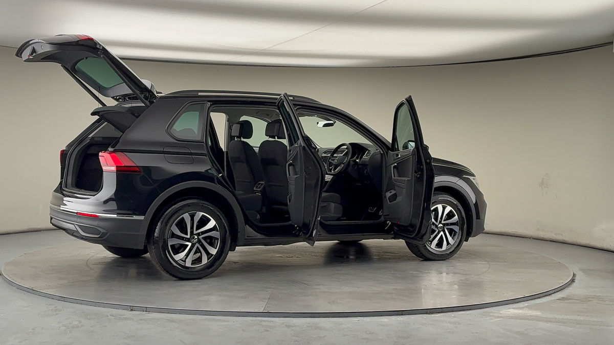 More views of Volkswagen Tiguan