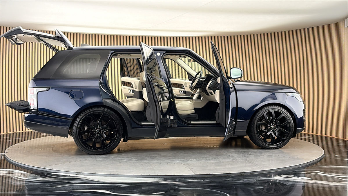 More views of Land Rover Range Rover