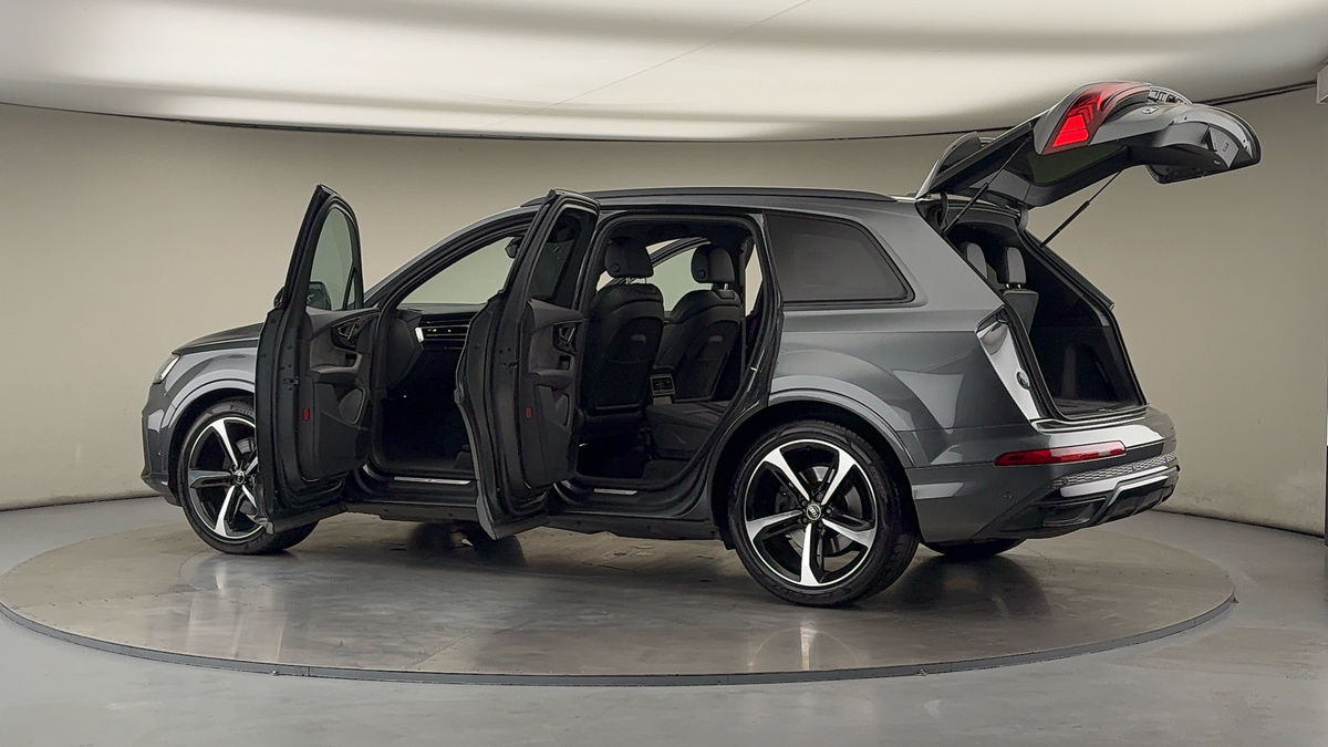 More views of Audi Q7