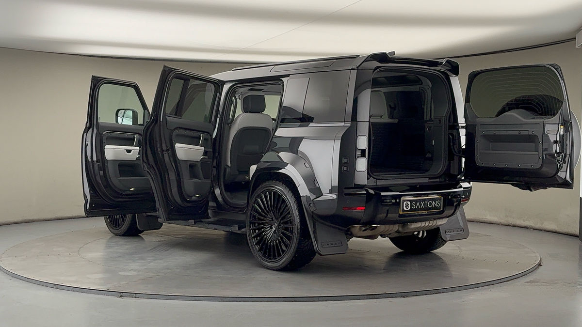 More views of Land Rover Defender 110