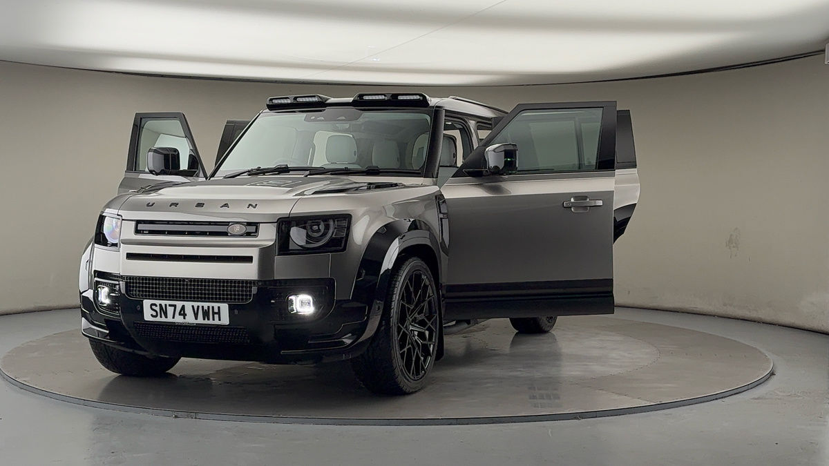 More views of Land Rover Defender 110