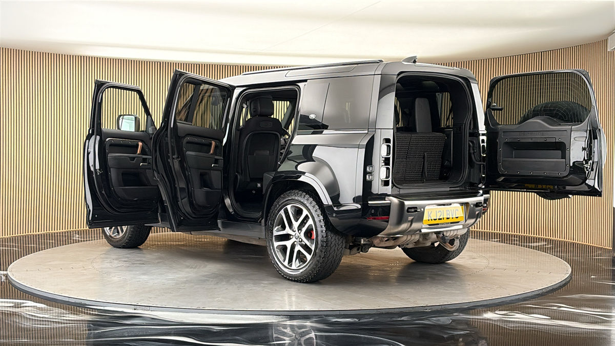 More views of Land Rover Defender 110