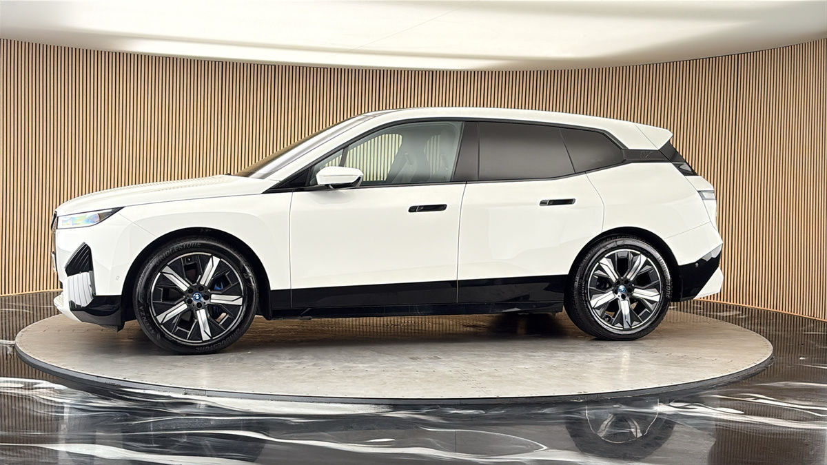 More views of BMW iX