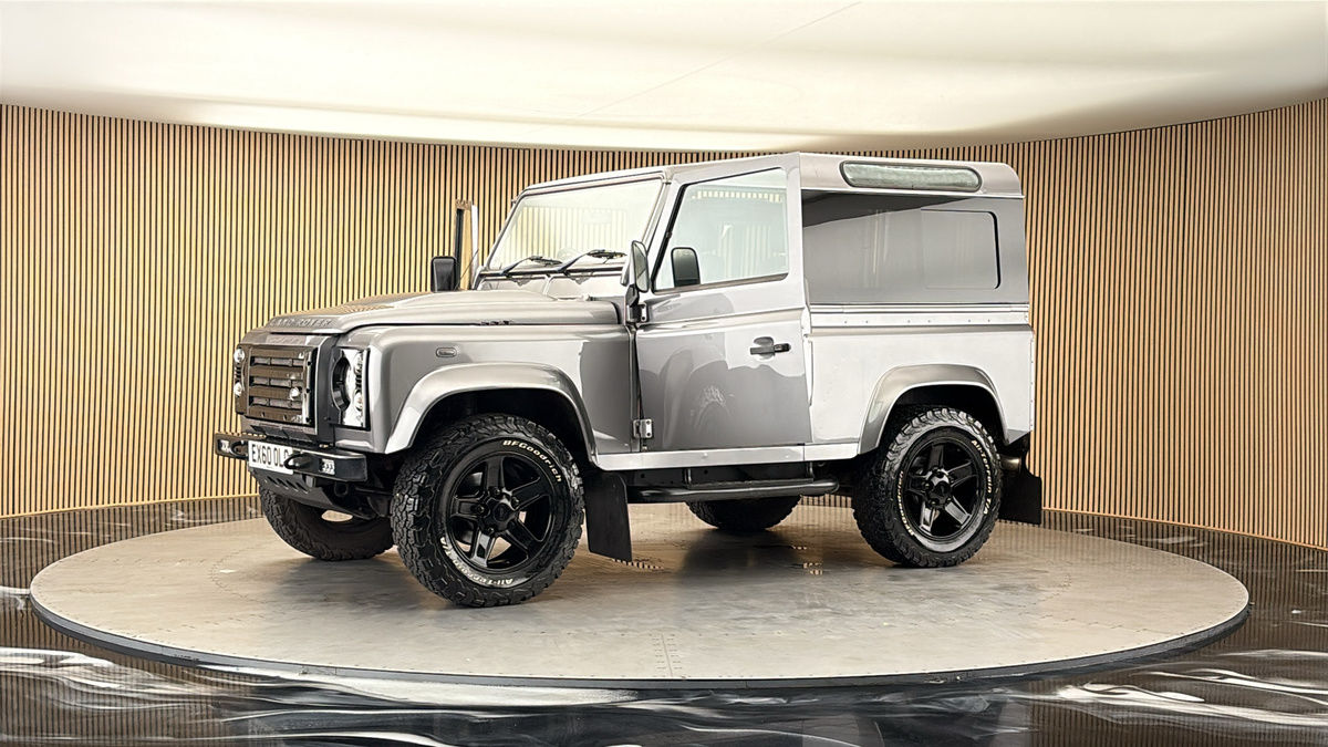 More views of Land Rover Defender 90