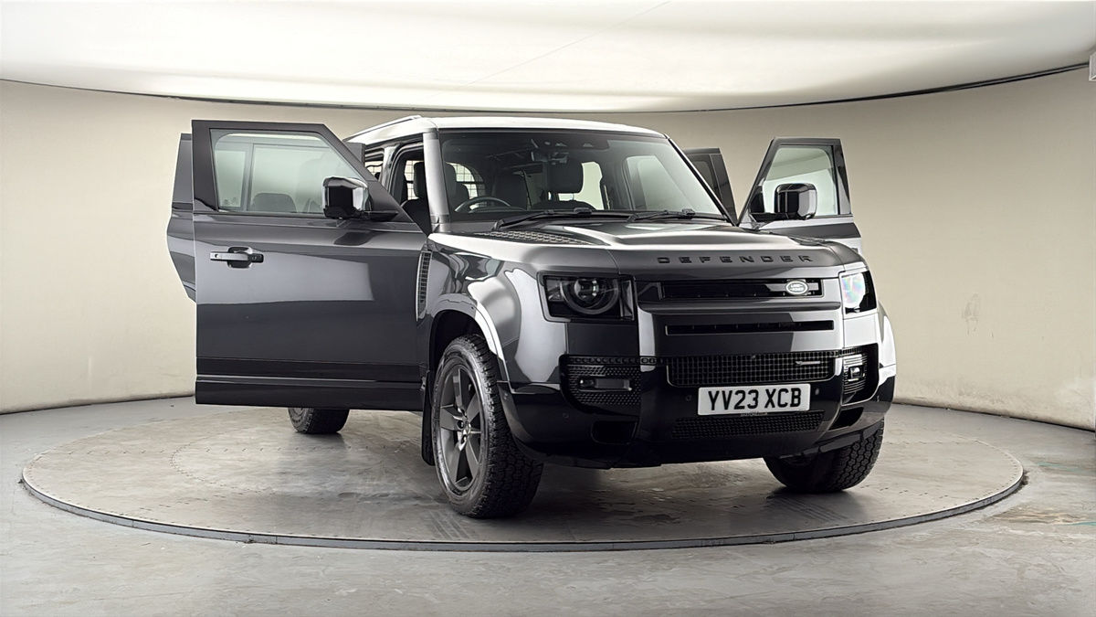 More views of Land Rover Defender 110