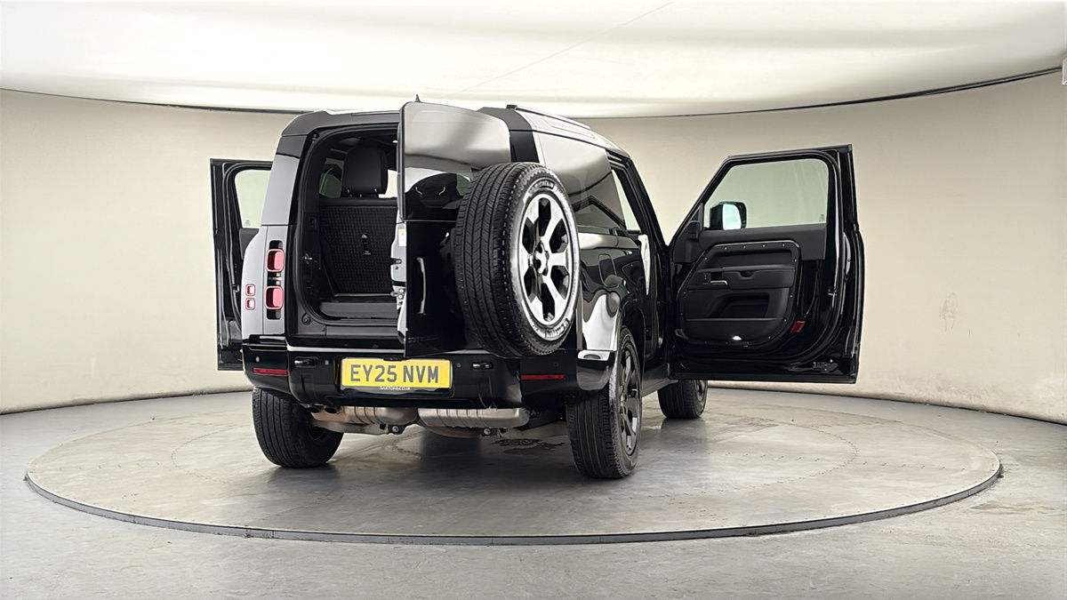 More views of Land Rover Defender 90