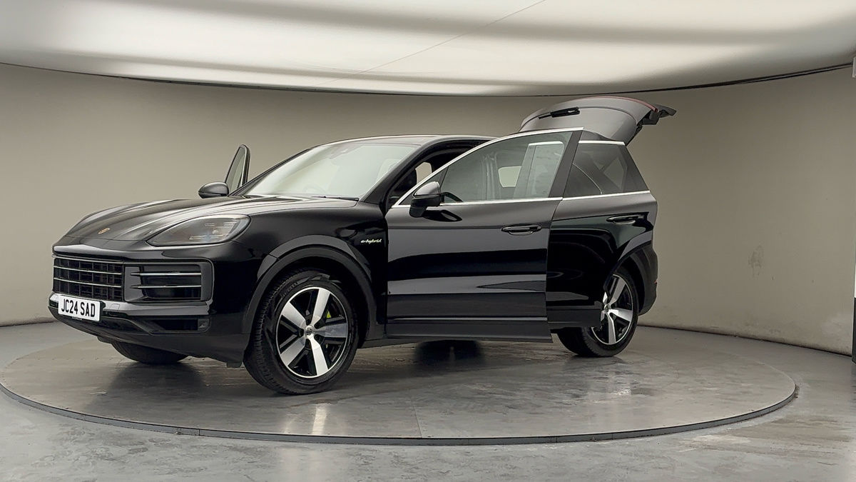 Porsche Cayenne Image 22