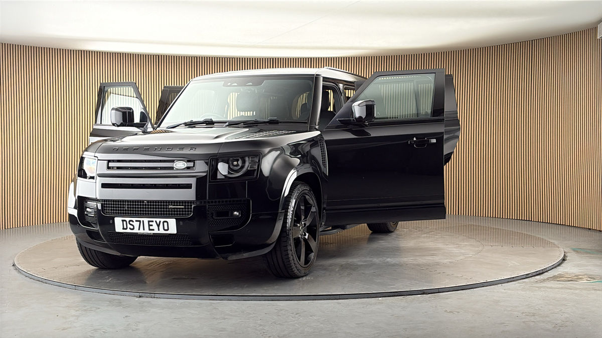 More views of Land Rover Defender 110
