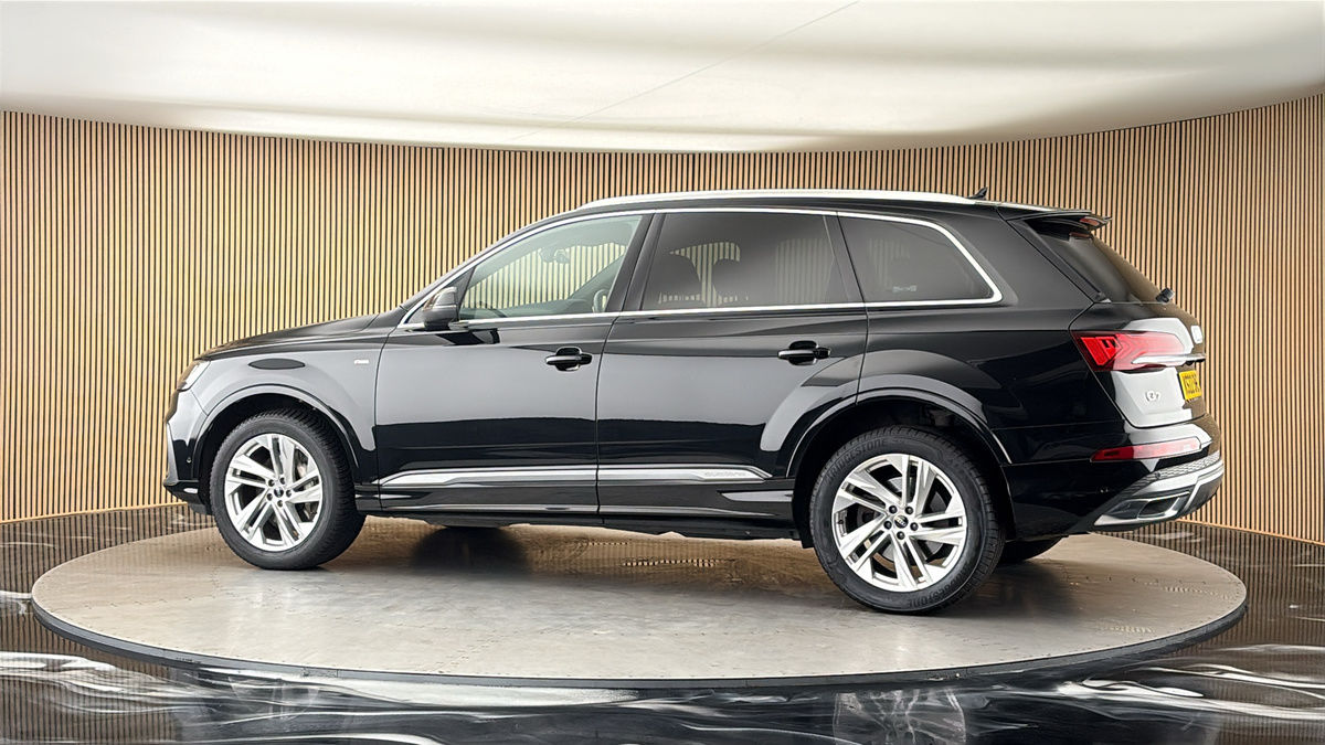More views of Audi Q7