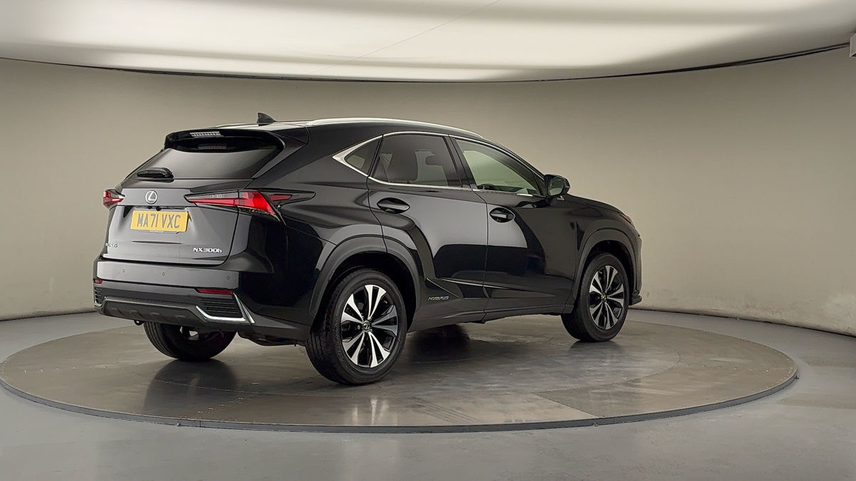 Lexus NX Image 21