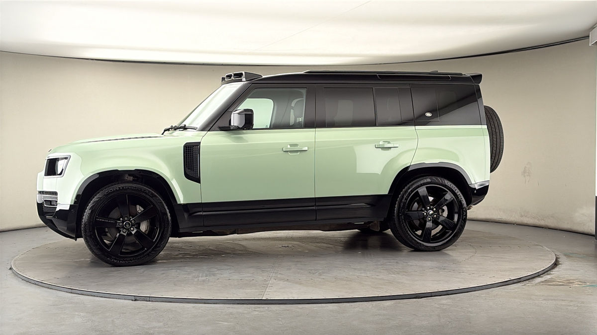 More views of Land Rover Defender 110