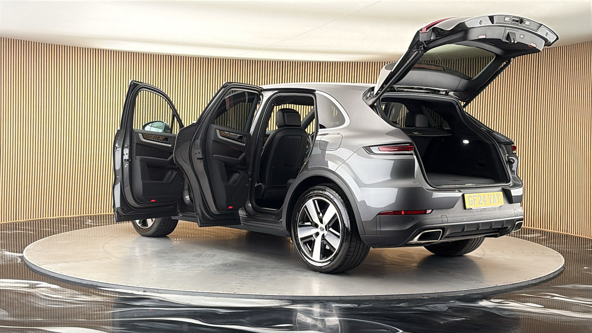 More views of Porsche Cayenne