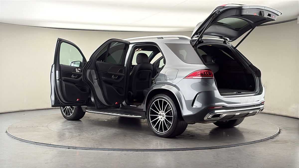 More views of Mercedes-Benz GLE