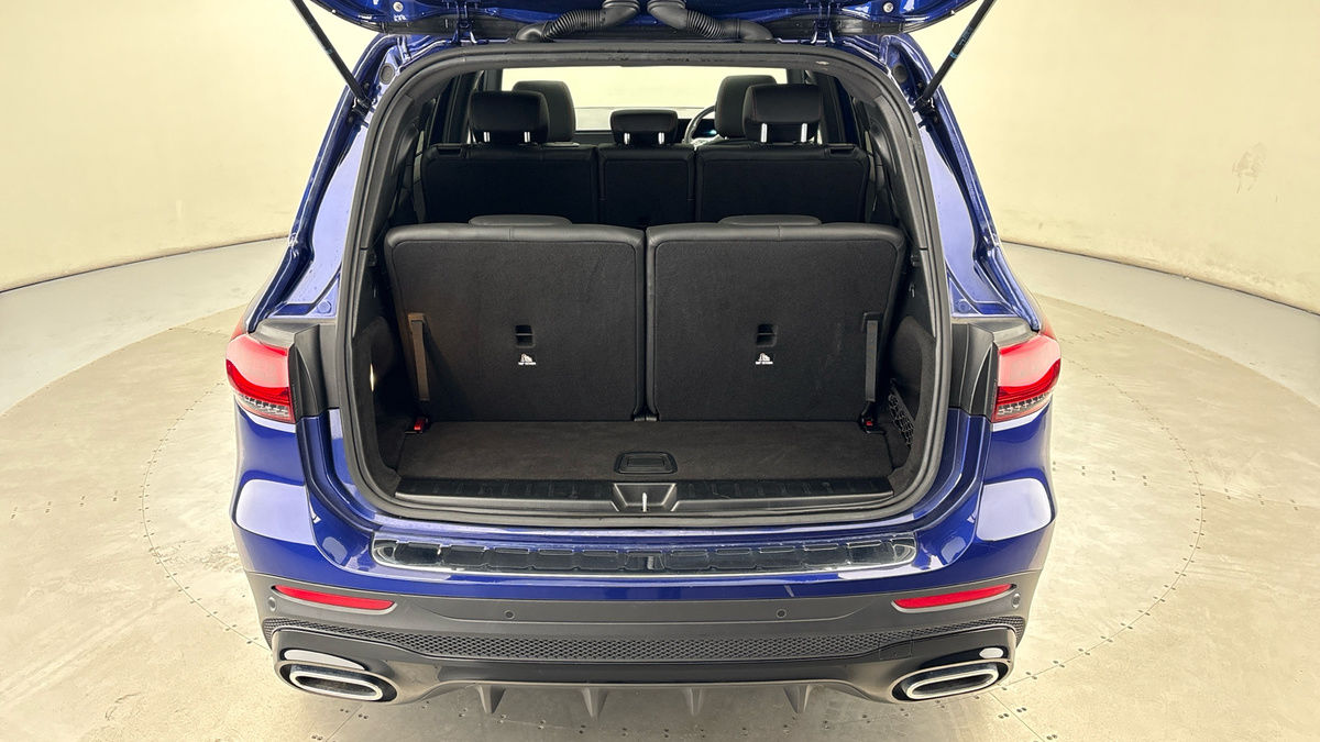 Mercedes-Benz GLB Image 11