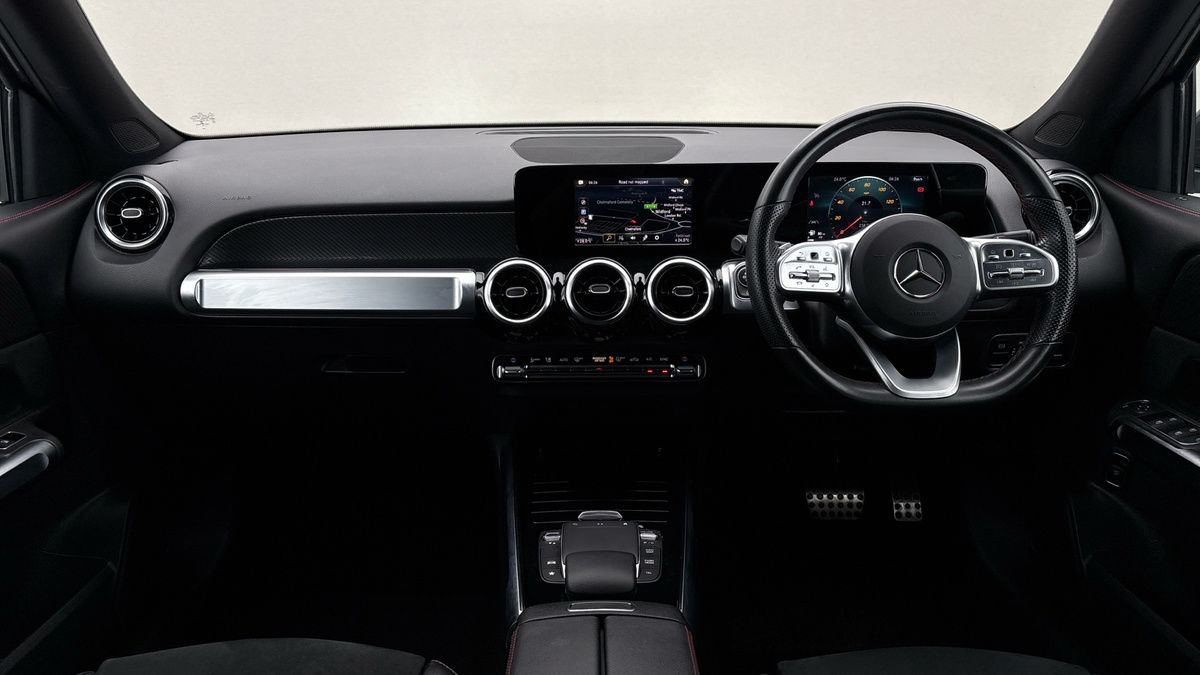 Mercedes-Benz GLB Image 12