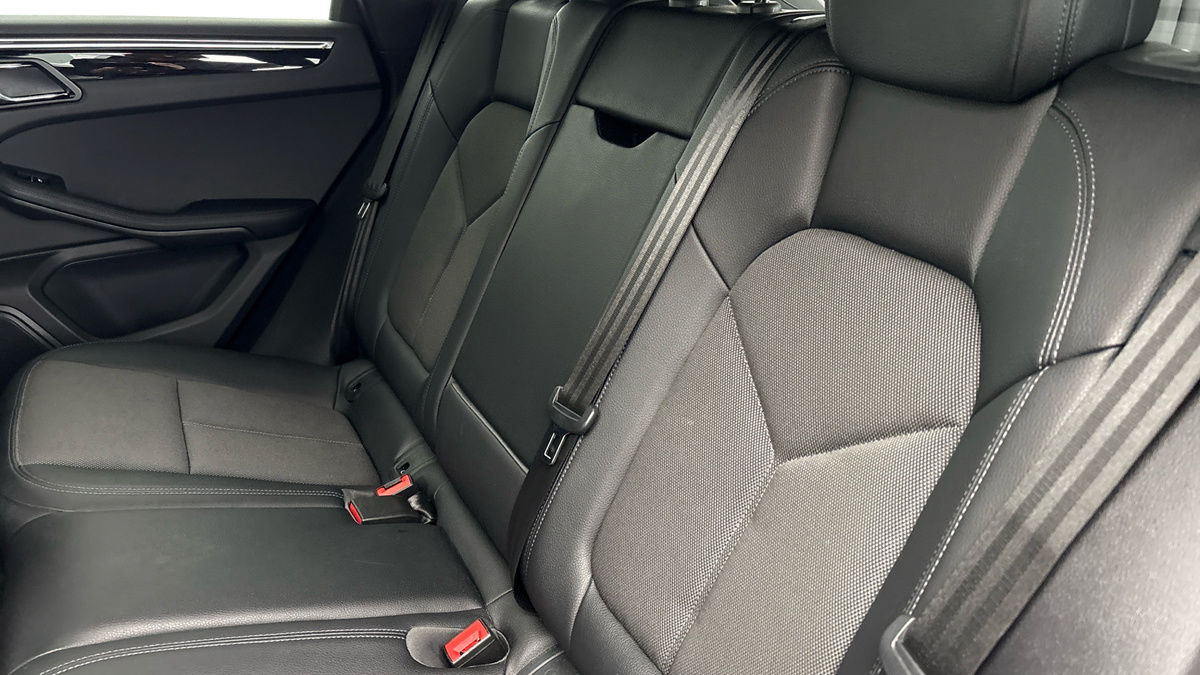 Porsche Macan Image 8