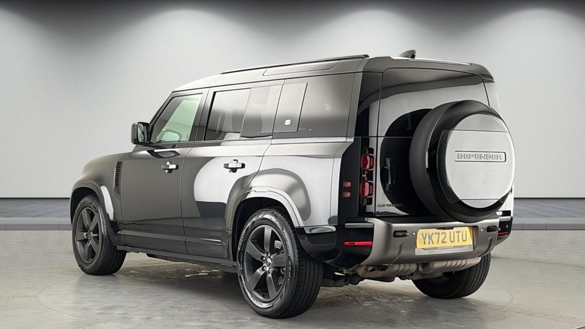Land Rover Defender 110 Image 2