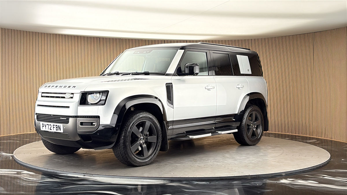 Land Rover Defender 110 Image 20