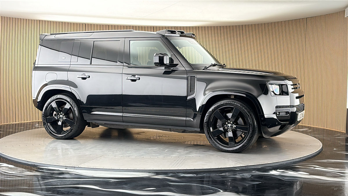 More views of Land Rover Defender 110