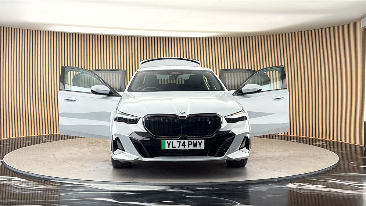 More views of BMW i5