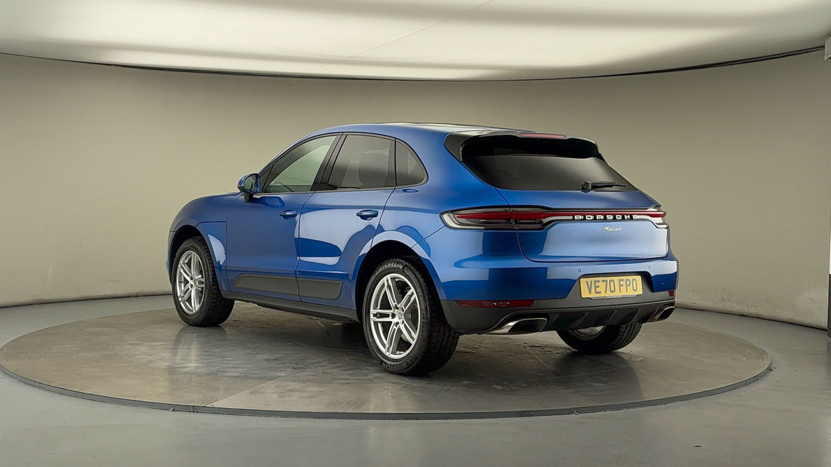 Porsche Macan Image 2