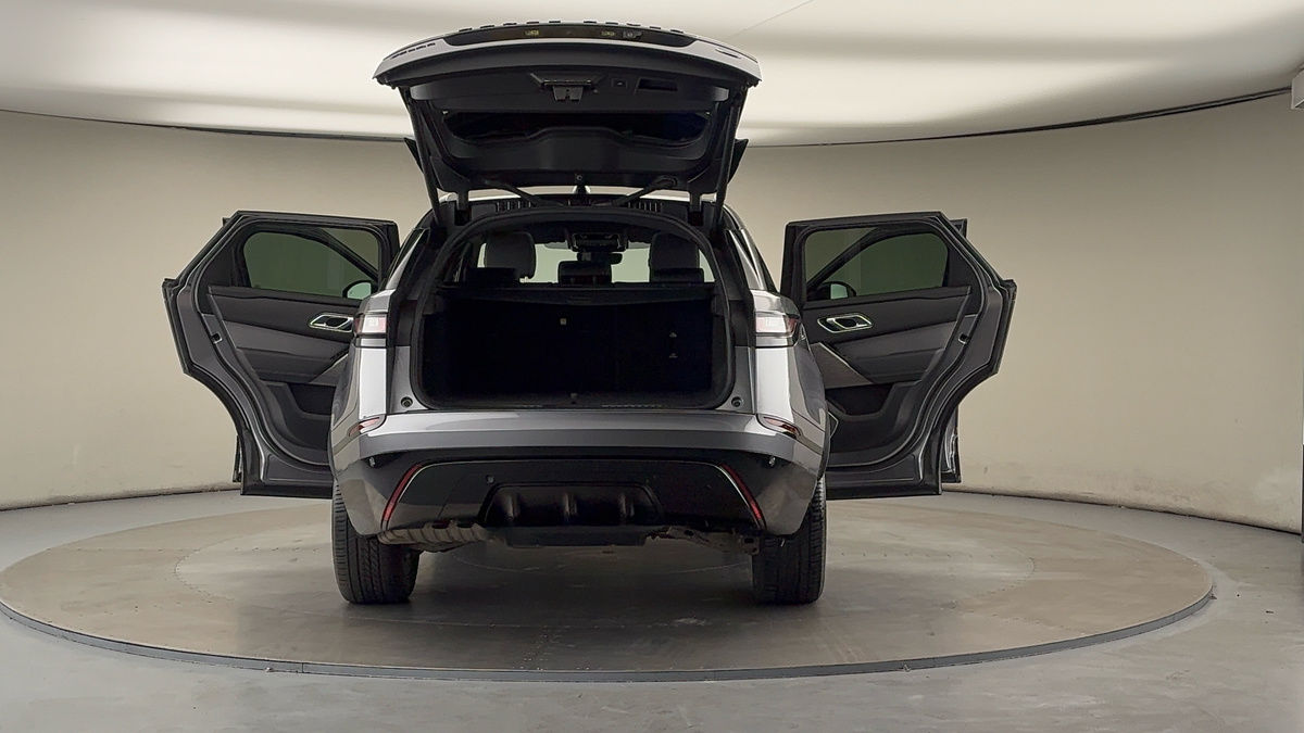 More views of Land Rover Range Rover Velar