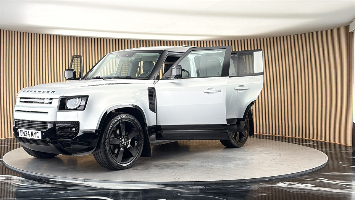 More views of Land Rover Defender 110