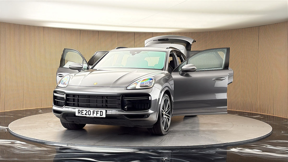 More views of Porsche Cayenne