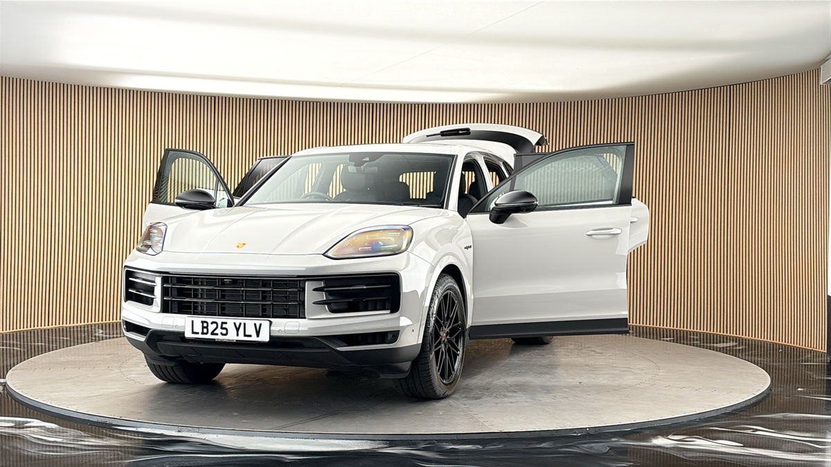 More views of Porsche Cayenne