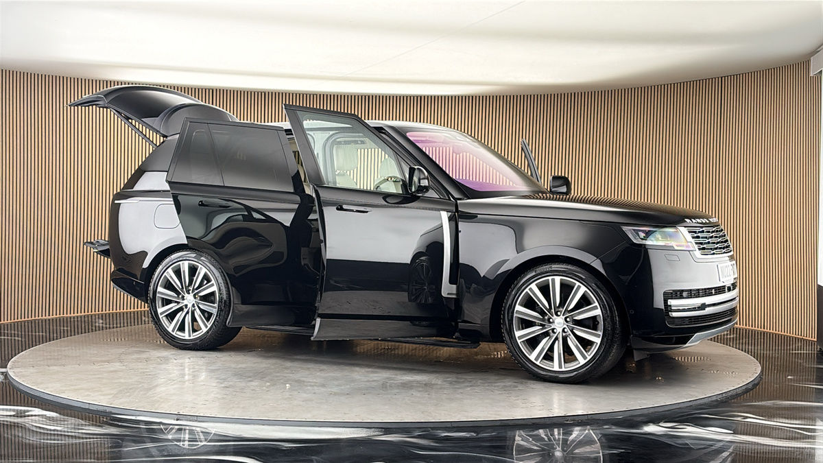 More views of Land Rover Range Rover