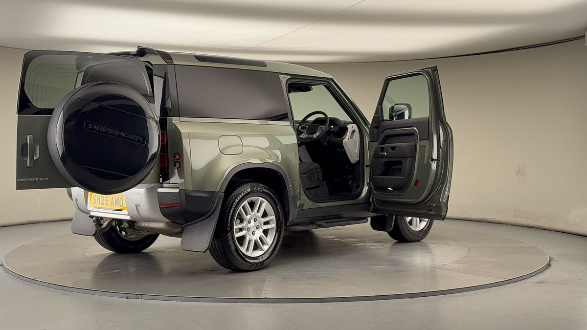 More views of Land Rover Defender 90