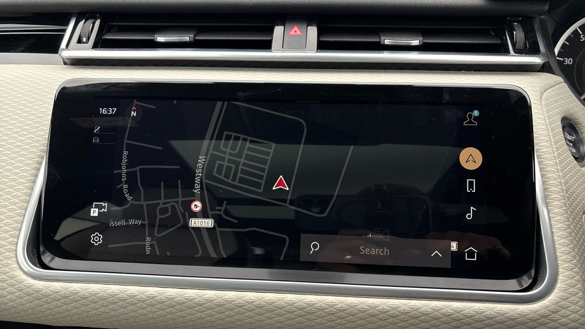 Land Rover Range Rover Velar Image 17