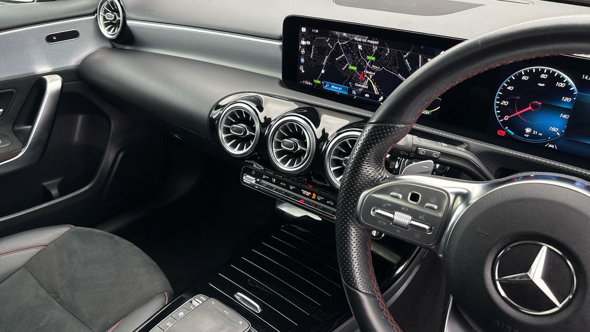 Mercedes-Benz A Class Image 18