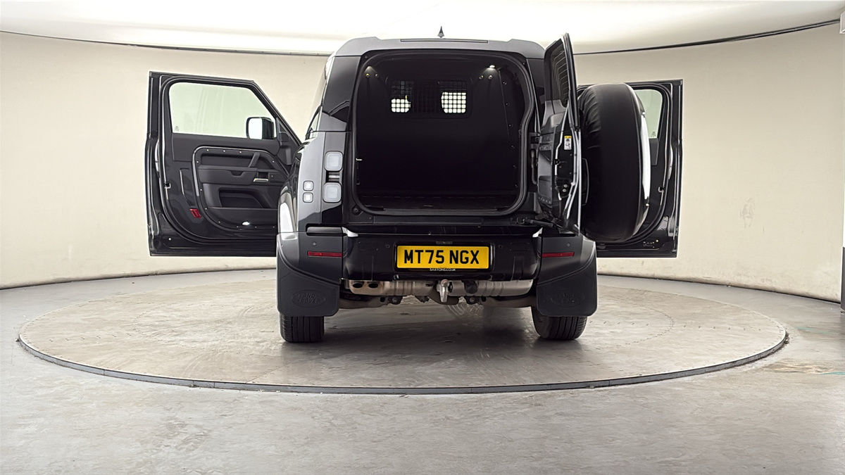More views of Land Rover Defender 90