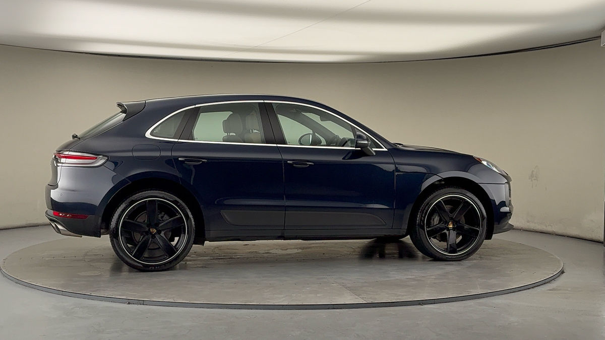 More views of Porsche Macan