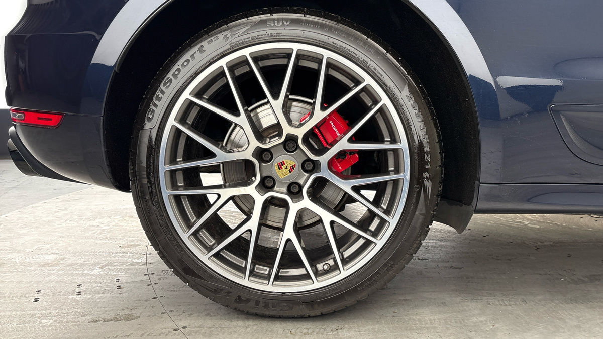 Porsche Macan Image 10