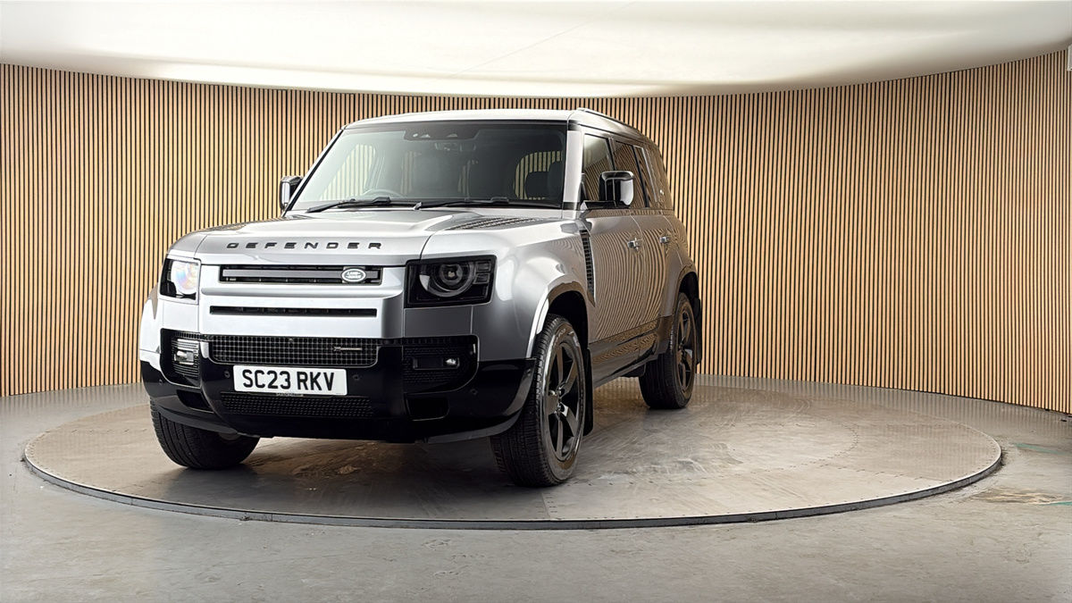 More views of Land Rover Defender 110