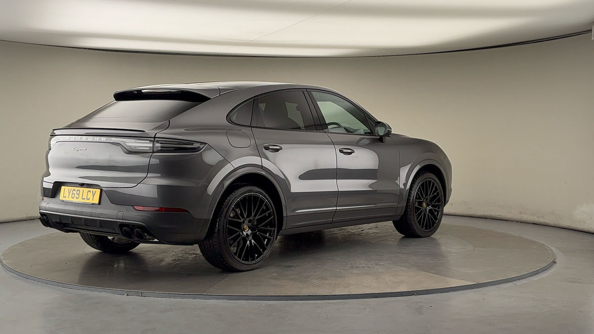 Porsche Cayenne Image 21