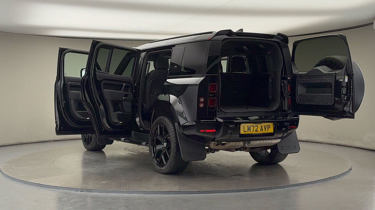 Land Rover Defender 110 Urban Image 46